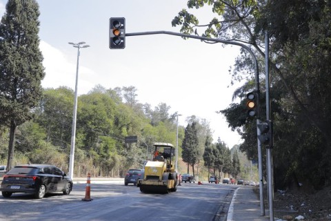 Prefeitura de Barueri recapeia trecho do Corredor Oeste e via de ligação do Centro à Aldeia