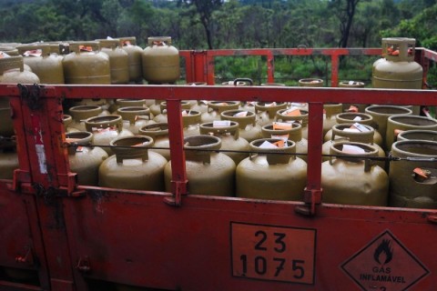 Auxílio gás: Beneficiários com NIS final 9 iniciam recebimento.